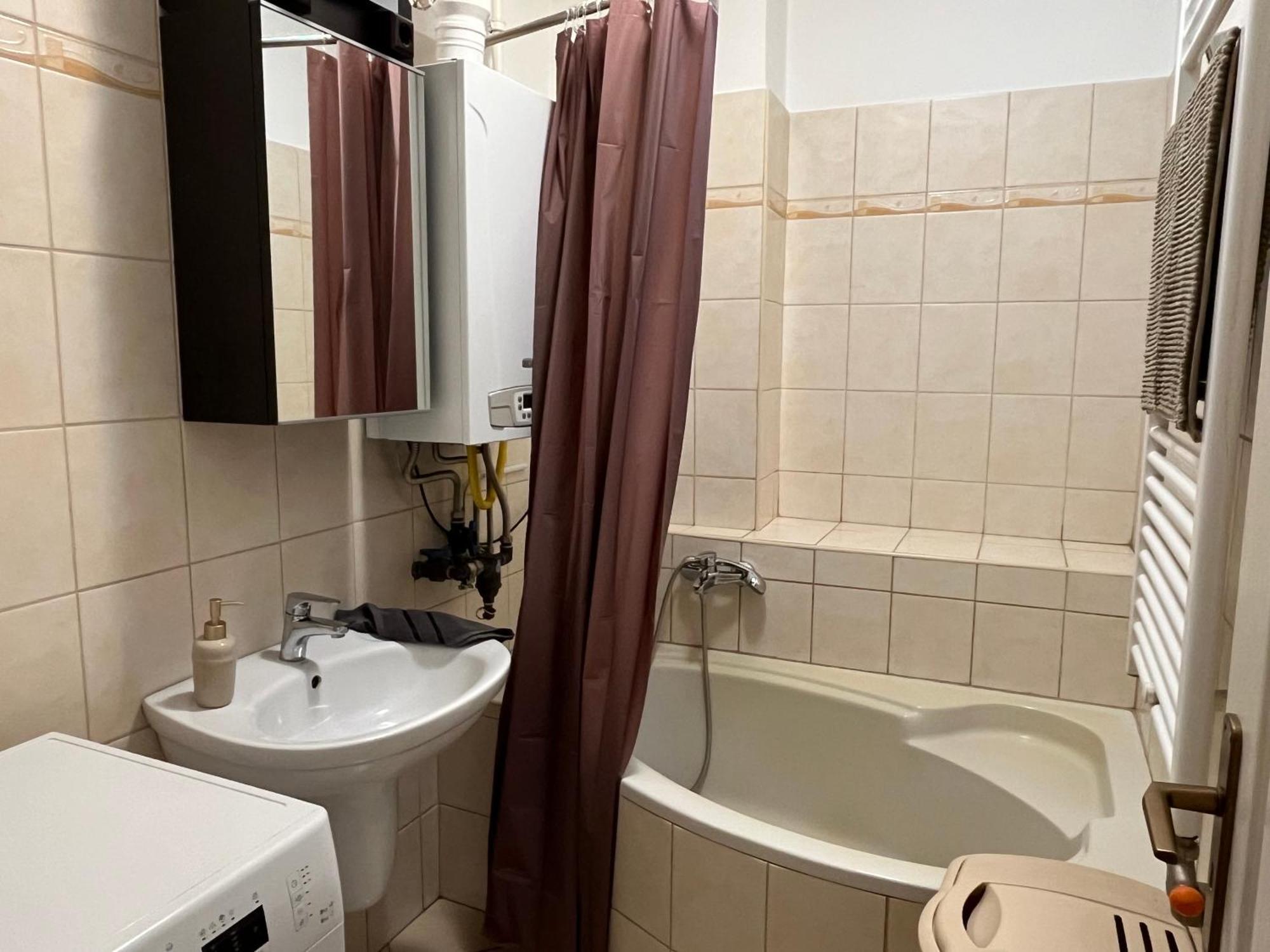 Apartamento Moonlight Győr Exterior foto