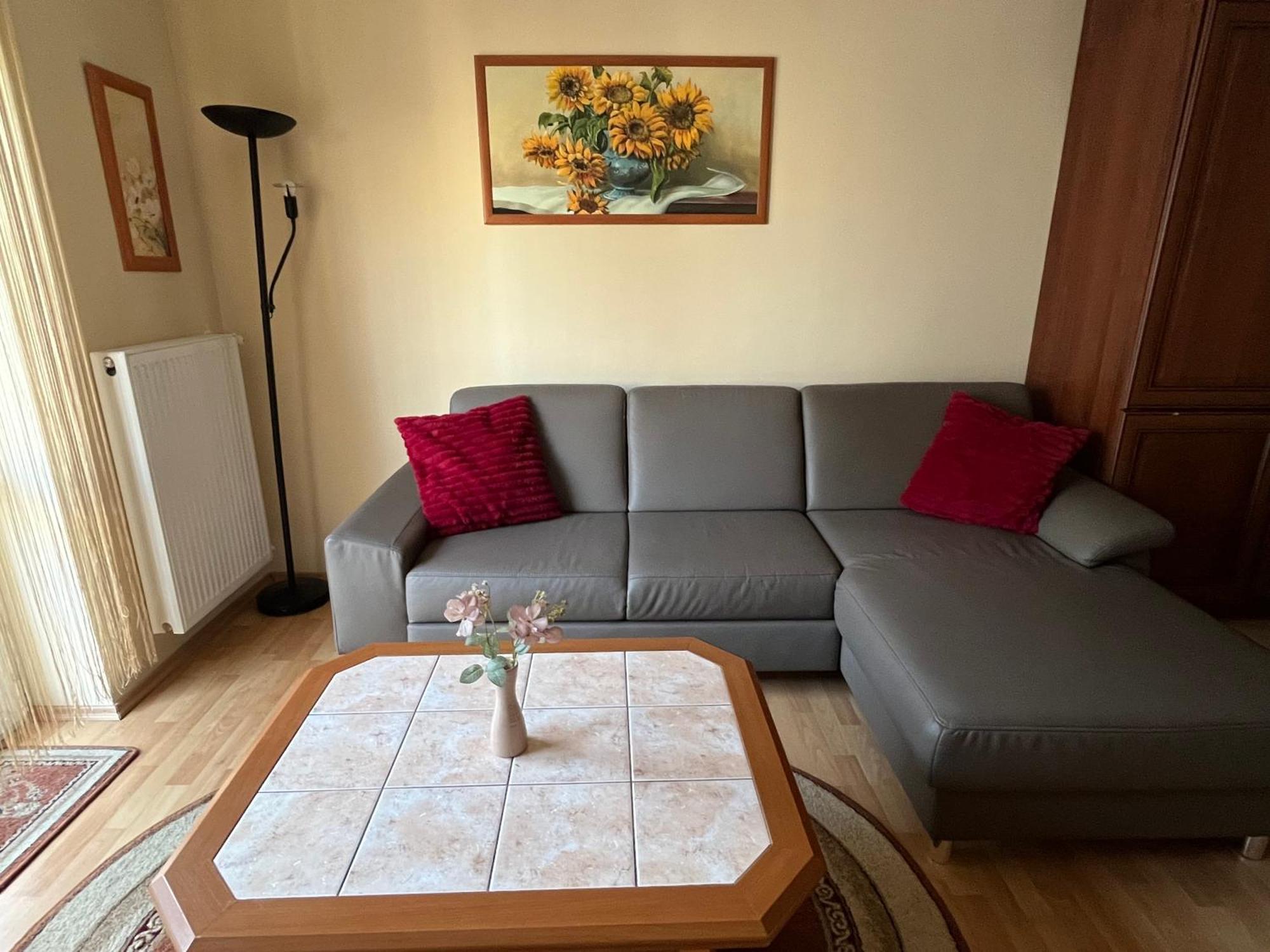 Apartamento Moonlight Győr Exterior foto