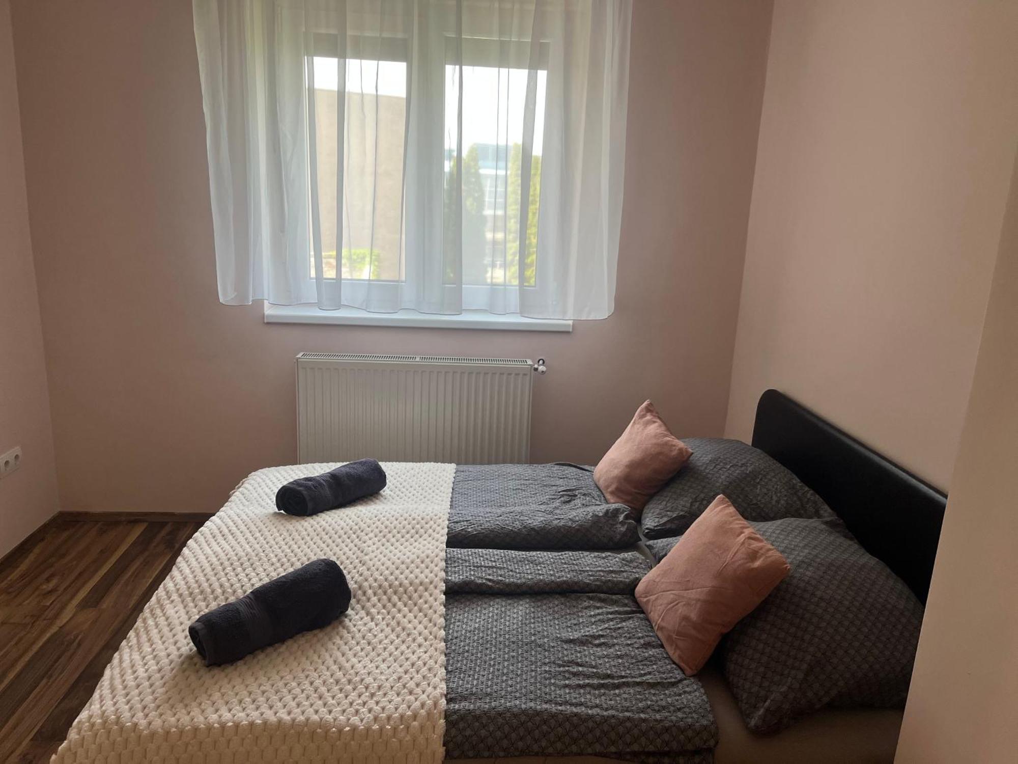Apartamento Moonlight Győr Exterior foto
